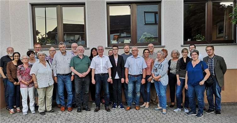 Volker Mendel (1. Reihe 5. v.l.) nach seiner Nominierung im Kreis der SPD-Mitglieder.Foto: privat