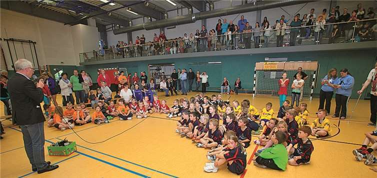 Volker Mendel bei der Siegerehrung der Minis.WT