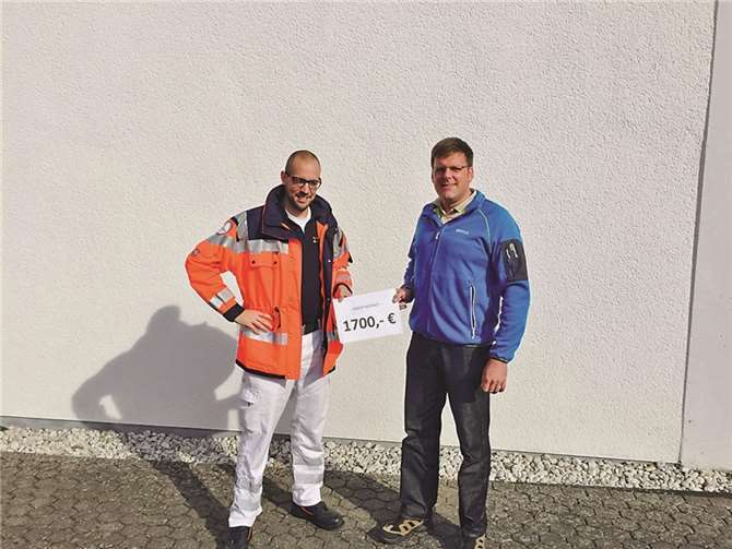 Volker Raths spendete anlässlich seines 40. Geburtstags "seinem Notarzt" 1700 Euro.privat