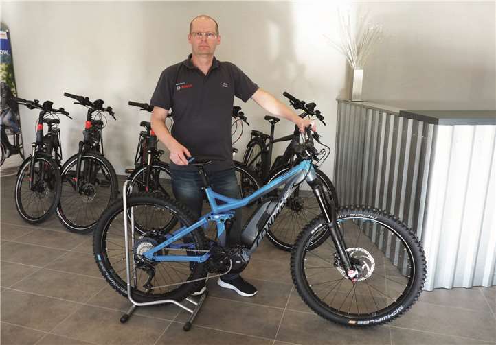 Volker Wingenbach, Inhaber des Fachgeschäftes Volcano Bike, informierte die Besucher über seine vielfältigen Serviceangebote.