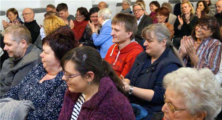 Voll besetzt präsentierte sich das Stiftsmuseum Karden mal wieder als ein Kulturtreff.  -TT-