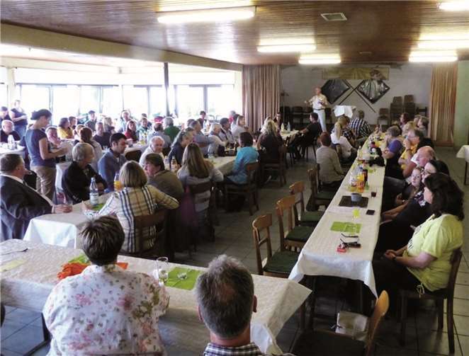 Voll besetzt war das Löhndorfer Schützenhaus beim Sommerfest der Katzenfreunde Rhein-Ahr-Eifel.