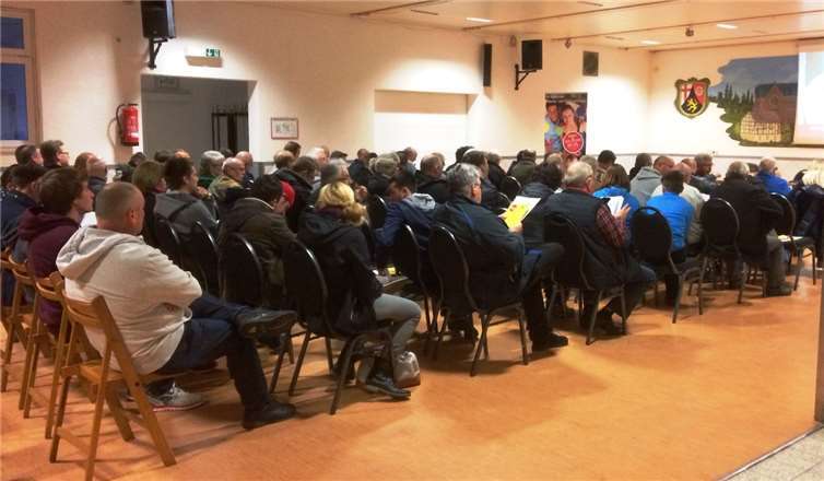 Voll besetzt war die Mehrzweckhalle in Unkelbach bei der Infoveranstaltung. bn:t