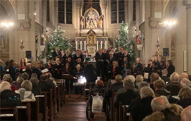 Voll wurde es beim Adventskonzert in der Kirche. Foto: privat