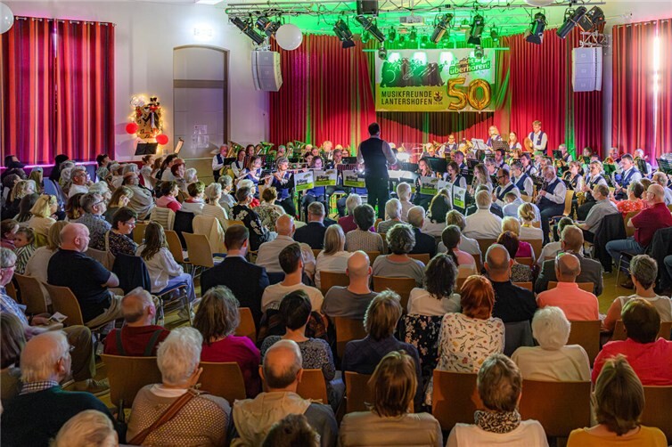 Vollbesetzter Saal zum Frühlingskonzert