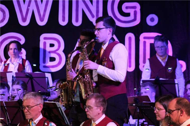 Vom Broadway zum „Sweet Instrument Contest“ Volle Saxophon-Power gab es beim Stück „Sax, Wind and Funk“.
