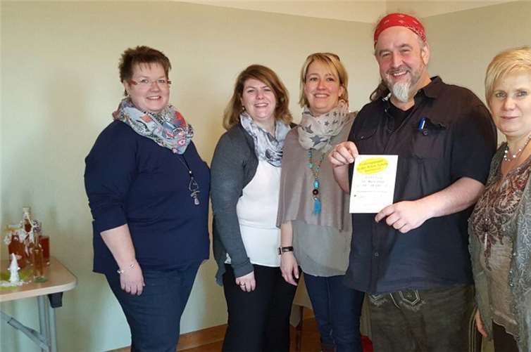 Voller Erfolg: Gabi Fingerhut, Nadine Schneider, MarTina Eiff, Jörg Kaster und Ingrid Feuser freuen sich über die gelungene Aktion. privat