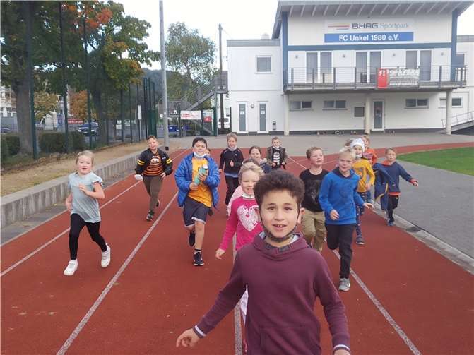 Voller Motivation liefen die Grundschüler aus Unkel für Grundschüler an der Ahr. Foto: privat
