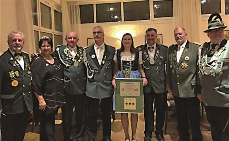 Voller Stolz empfing die St. Sebastianus und St. Hubertus Schützenbruderschaft 1313 e. V. Rheinbach am vergangenen Sonntag die neue Bundesprinzessin Katharina Rosenthal 2015/2016 des Bundes der Historischen Deutschen Schützenbruderschaften. Privat