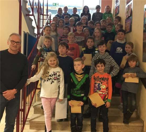 Voller Stolz erhielten die Kinder ihre Sportabzeichen. privat