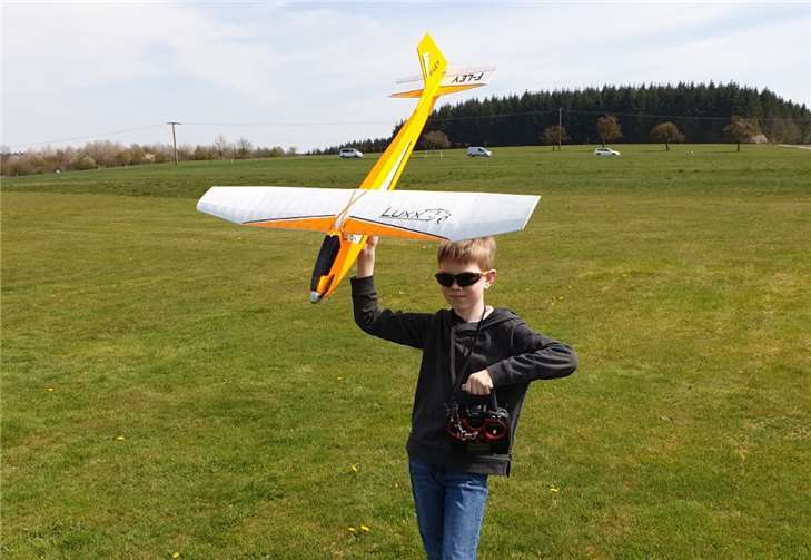 Voller Stolz wurden die neuen Flugmodelle vorgeführt.