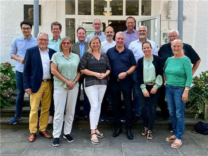 Voller Tatendrang blicken die Ratsmitglieder der CDU-Stadtratsfraktion Koblenz in die Zukunft und freuen sich darauf, die Weichen für ein starkes und lebenswertes Koblenz zu stellen. Foto: privat