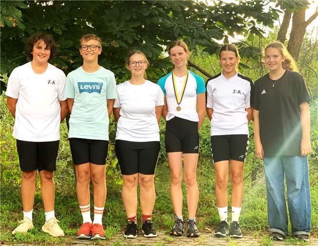 Voller Zuversicht auf die nächsten Regatten, (v.l.) Theo Arntz, Nils Isaak, Neele Riehl, Lenja Birkenbeil und Luzia Schmitz.  Foto: Michael Hippert