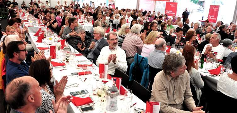 Volles Haus: 300 Vertreter von Kunst- und Kulturtreibenden Vereinen waren gekommen und begeistert.