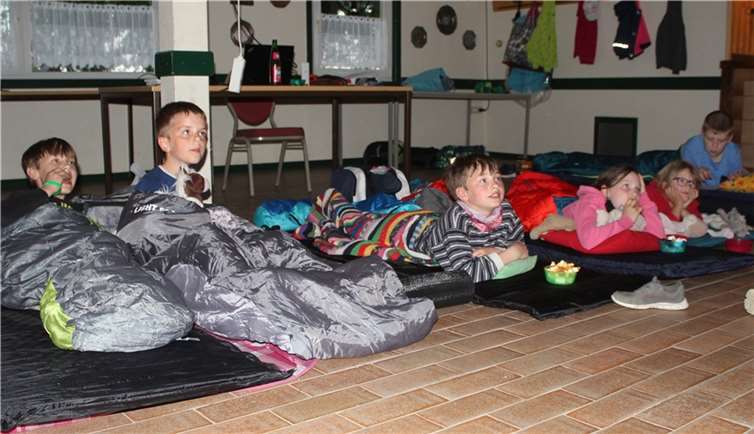 Vom 13. bis zum 14. Mai fand eine Spiele- und Videonacht für den Schützennachwuchs der St. Sebastianus Schützenbruderschaft Ersdorf-Altendorf im Altendorfer Schützenhaus statt. Foto: privat