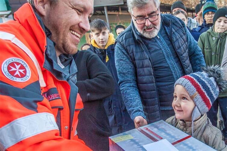 Vom 14. November bis 11. Dezember können Päckchen für den Johanniter-Weihnachtstrucker gepackt werden.