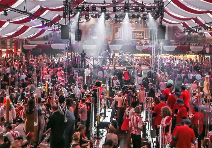 Vom 22.2. bis zum 2.3.2019 feiern 5.000 Jecken i m größten und schönsten Karnevalszelt Deutschlands am Kölner Südstadion. D.S. Marketing