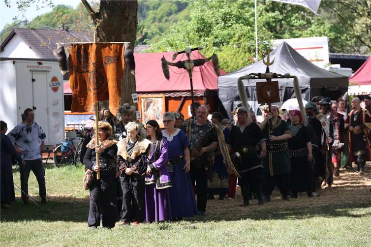 Vom 25. - 27. April verwandelte die Unkeler Hunnenhorde die Wiese im Park in ein typisches Lagert des Reitervolkes aus Zentralasien.Fotos: JS
