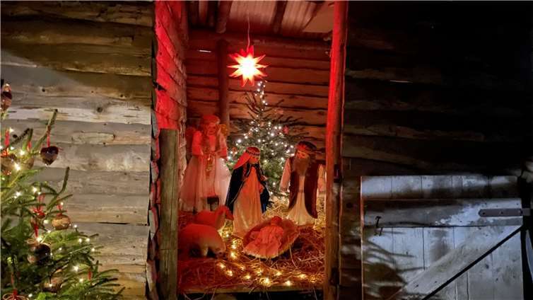 Vom 25.11.2023 bis zum 07.01.2024 lädt der Monrealer Krippenweg zu einem Besuch des Fachwerkdorfes in der Vordereifel ein.  Foto: privat