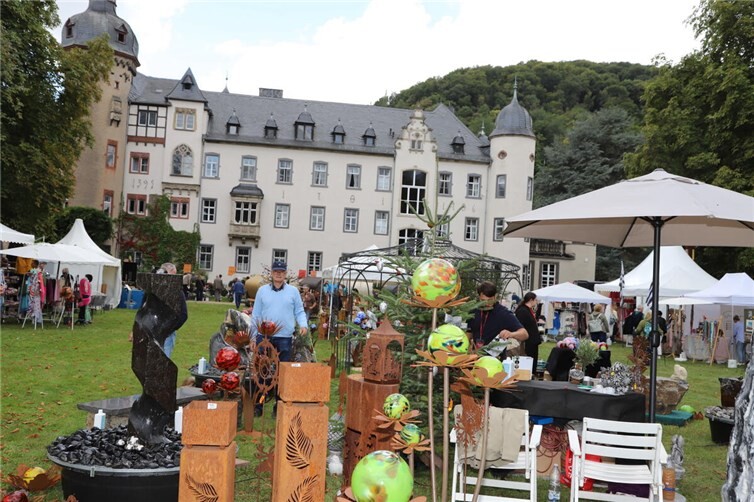 Vom 4. bis 6. September 2026 lädt die Herbstpartie Burg Namedy zu einem stimmungsvollen Lifestyle-Markt ein