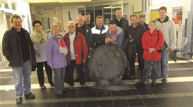 Vom Andernacher Bahnhof aus startete die fröhliche Gruppe.  privat