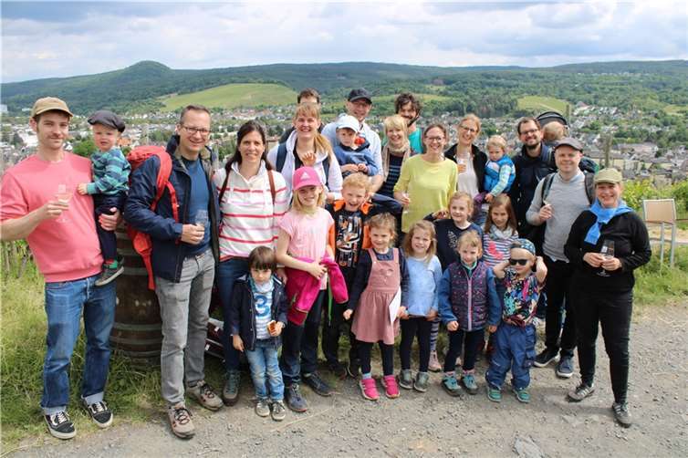 Wein, Wandern und Genuss im Einklang Vom Einzelwanderer bis zur großen Wandergruppe war alles vertreten