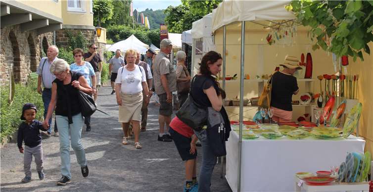 Kunstmarkt „design & gestaltung“ lockte Besucherscharen in die idyllische Stadt Vom Fronhof im Norden bis zur Mariensäule am Pax-Heim faszinierte kreatives Design die Besucher der Kulturstadt.