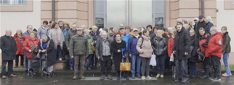 Vom Landtagsgebäude aus starteten die Ausflügler ihre Entdeckungstour durch die Mainzer Innenstadt. privat