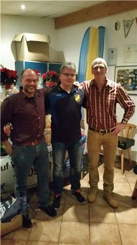 Vom Lauftreff SV Weitersburg wurden folgende Sportler im Rahmen der VG Vallendar Sportlerehrung geehrt: Joachim Karbach, Stephanie Daleki, Siegrid Meuer und Rainer Bomm. Es gratulierten Peter Schmidt und Arnold Hahn.privat