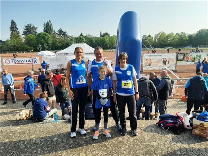 Vom SV Urmitz waren drei ehrgeizige Läuferinnen und ein ausdauernder Langstreckenläufer am Start. Foto: privat