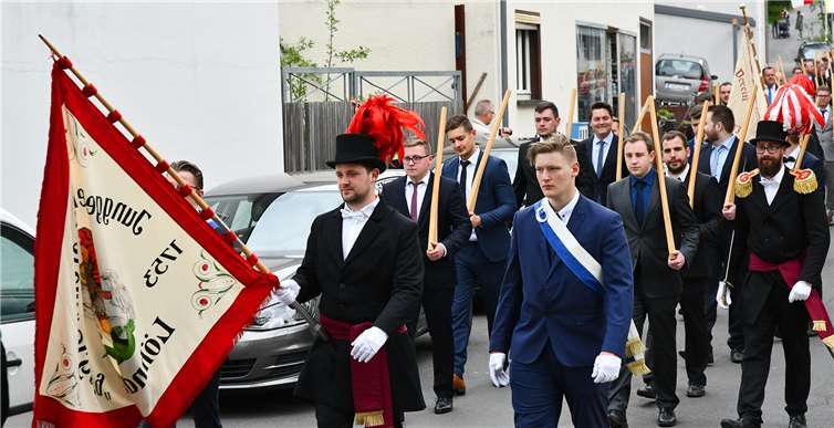 Vom Schützenplatz aus führte der Umzug zu Ehren der neuen Majestät durch den Ort.