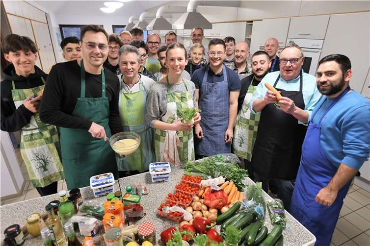 Vom Spielfeld in die Küche: Schiedsrichter kochen mediterranes Menü. Foto: privat
