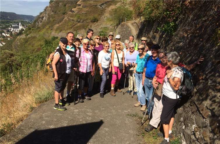 Vom Start in Leutesdorf aus ging es zunächst durch die Weinberge. privat