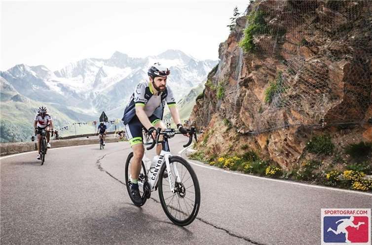 Vom Traum zur Realität: David Liedtke beim Ötztaler Radmarathon. Foto: SPORTOGRAF.COM