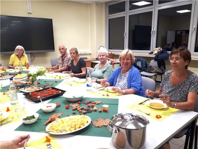 Vom Willkommens-Sekt bis zum Kunafa: Ein Abend voller Aromen. Foto: Mechthild Probstfeld