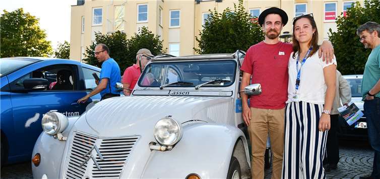 Vom klassischen E-Golf über einen funkelnagelneuen Fiat 500 konnten die Besucher so einige Fahrzeuge bewundern. So auch ein 2CV.