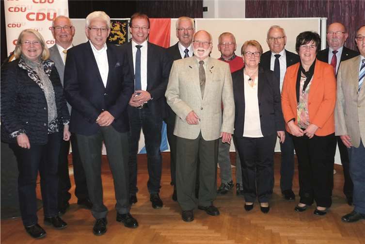 Von Anfang an dabei: Für zehnjährige Mitgliedschaft konnten 13 Personen geehrt werden. SF