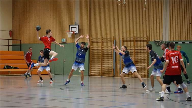 Von Beginn an mühte sich der Merler Angriff gegen eine robust stehende Gästeabwehr. Foto: privat