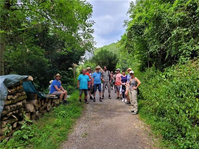Von Dreckenach nach Lonnig und zurück: der Förderverein unternahm eine sommerliche Wanderung. Foto: privat