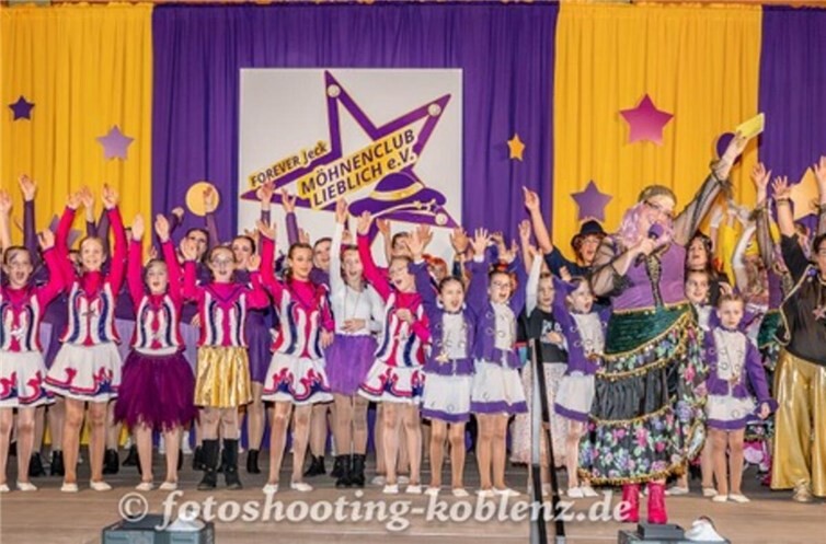 Von Funkenmariechen bis Männerballett: Ein unvergesslicher Karnevalsabend.