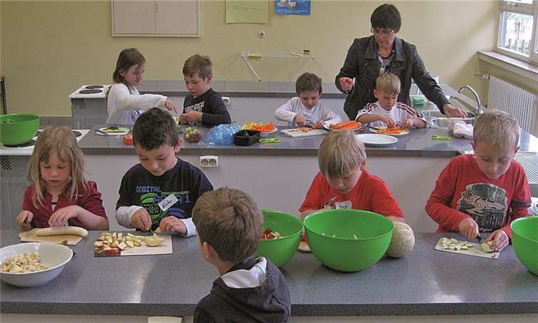 Von „Gurken-Krokodilen“ über Körnerbrötchen bis zum Obstsalat war alles dabei.privat
