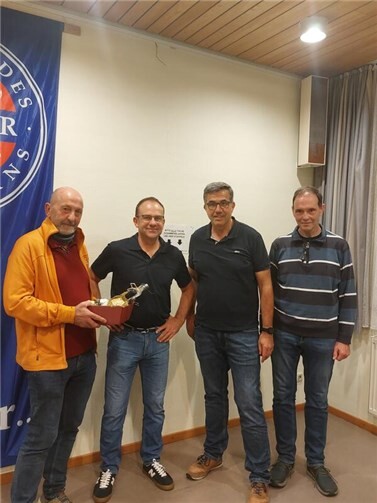 Dokumentarfilmer Uli Weidenbach fesselt Publikum in Brohl Von Links Vors. Helmut Rosenbau, Uli Weidenbach, Rolf Haupt, Paul Delfs. Foto: privat