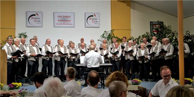 Von Pop bis Schlager, vom Klassiker des Chorgesangs bis zur modernen Rapeinlage; für jeden Geschmack war etwas dabei. Foto: Raphael Ternes