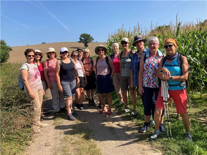 Von Ruitsch aus wanderten 15 Dame los. Foto: privat