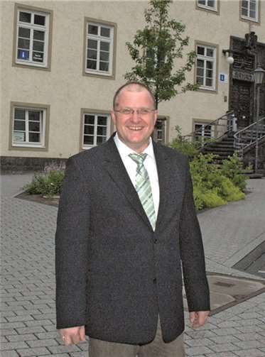 Von Tür zu Tür durch die Gemeinden: CDU-Bürgermeisterkandidat Guido Nisius startet seine Bewerbungstour durch die Verbandsgemeinde Adenau. privat