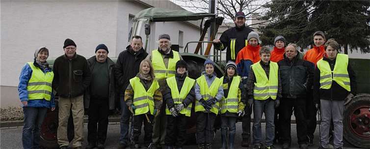Von Weitem schon gut sichtbar waren die Umweltspürnasen in Merzbach und Neukirchen. privat