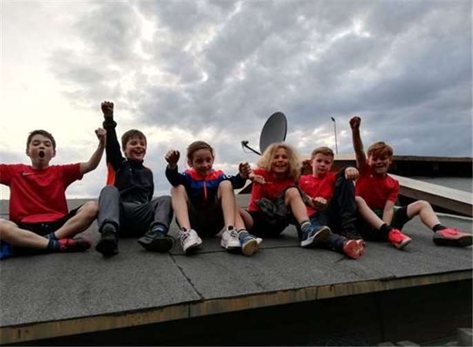 Von den Niederzissener Tennismannschaften, die am Wochenende antreten mussten, konnten am Ende nur die Jungen und Mädchen der U 12 jubeln. Foto: privat