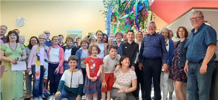 Von den drei Jahren Coronapause war nichts zu spüren, als die Swisttaler in Quesnoy-sur-Deûle von den französischen Städtepartnern freudig empfangen wurden. Foto: privat