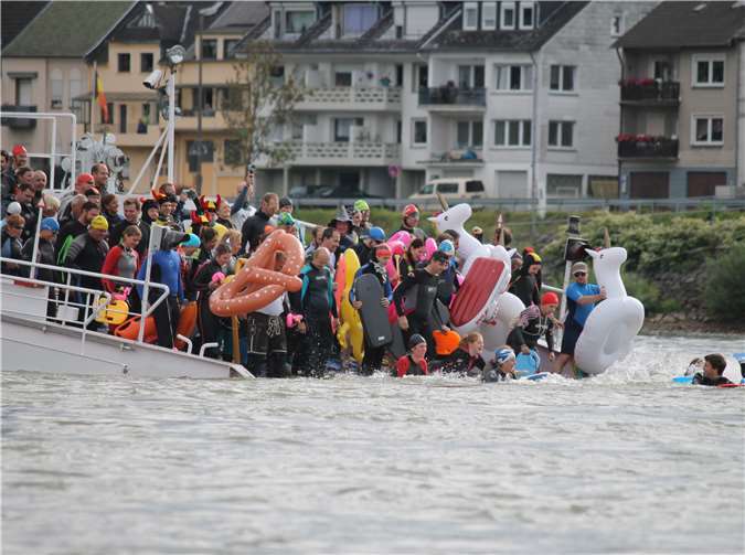 Von der Fähre aus geht es auf die 11 km lange Strecke nach Grafenwerth. privat