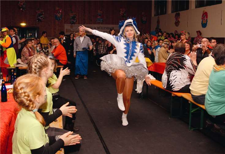Von der KG Blau Weiß Kelberg präsentierte Tanzmariechen Lena Krämer ihr Können.